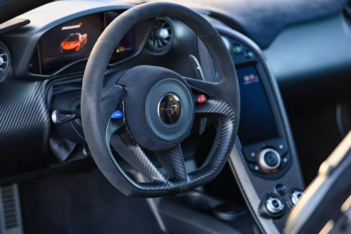 McLaren P1 interior cockpit
